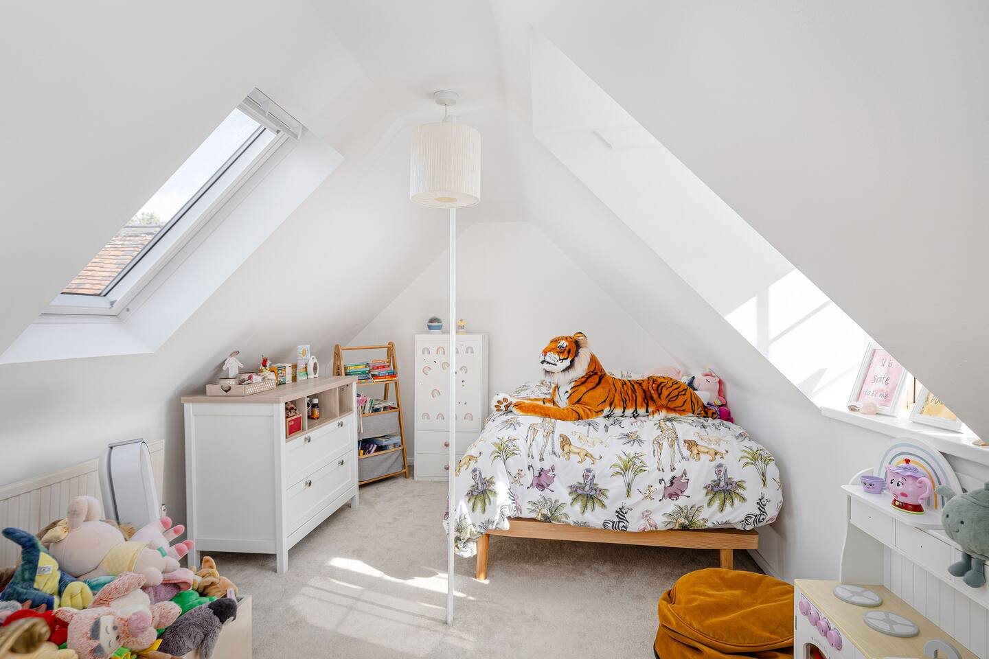 Stylish 3-Bed Home near the Airport in Stansted Mountfitchet