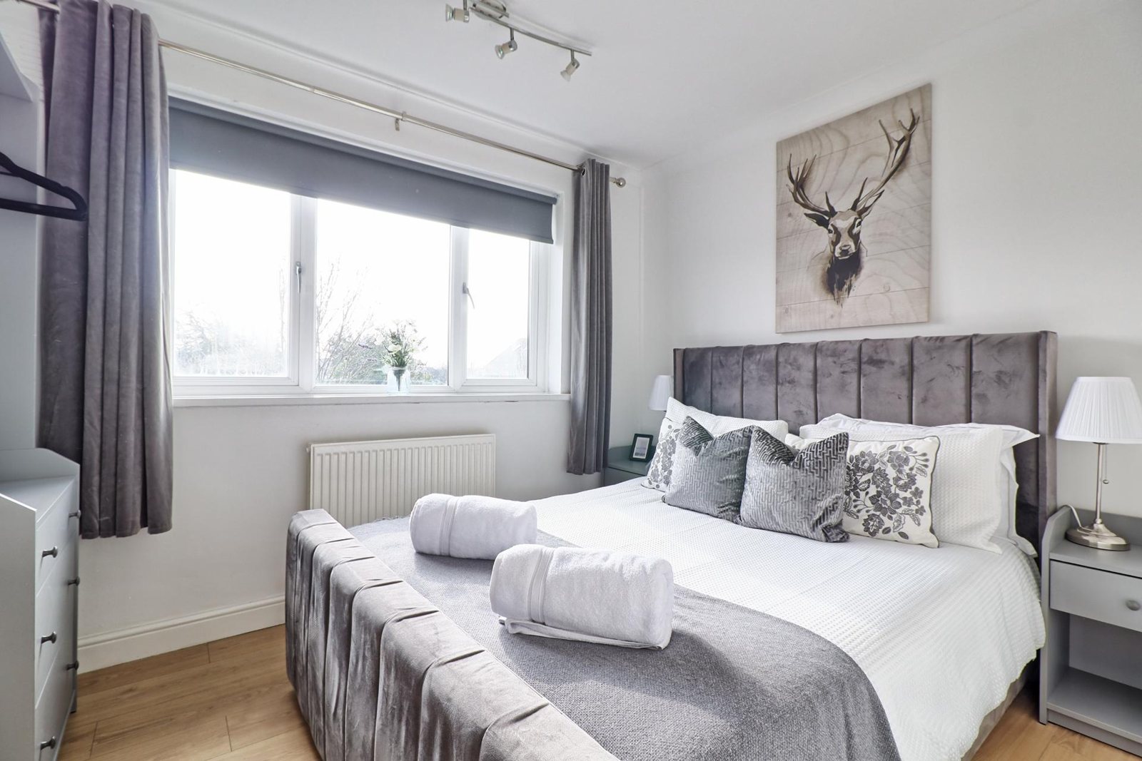 Pet-Friendly 3-Bed Apartment in London Road, Rayleigh